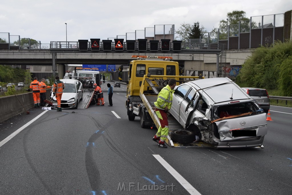 VU Auffahrunfall A 3 Rich Oberhausen kurz vor AS Koeln Dellbrueck P191.JPG - Miklos Laubert